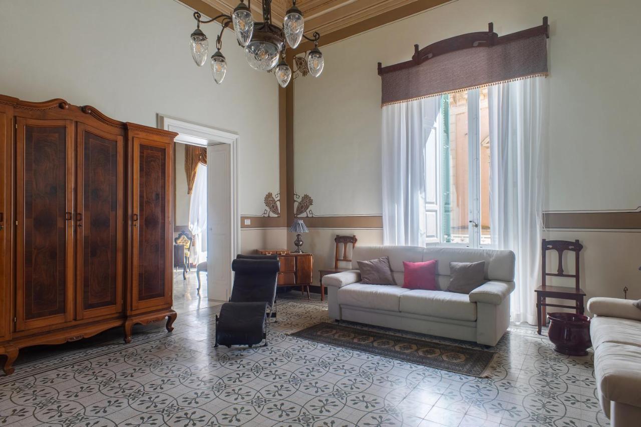 °PALAZZO BIANCO TRA LECCE E LE SPIAGGE SALENTINE TREPUZZI (Italy) | BOOKED